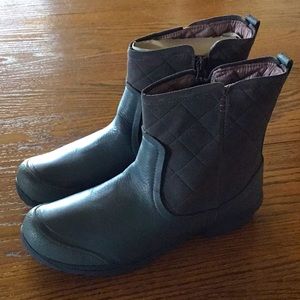 North Face Women’s Thermoball Metro Shorty Boots